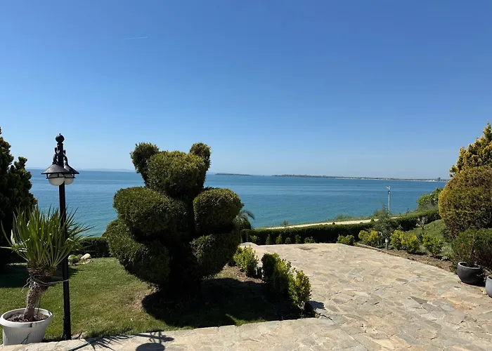 Sun Coast By The Sea *