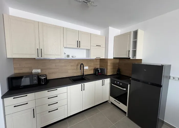 Sun Coast By The Sea Apartament Święty Włas